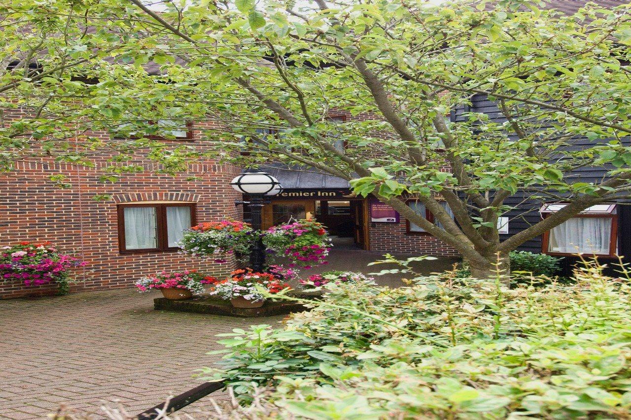 Premier Inn Tonbridge Exterior photo