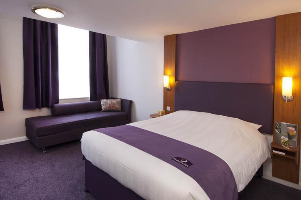 Premier Inn Tonbridge Exterior photo
